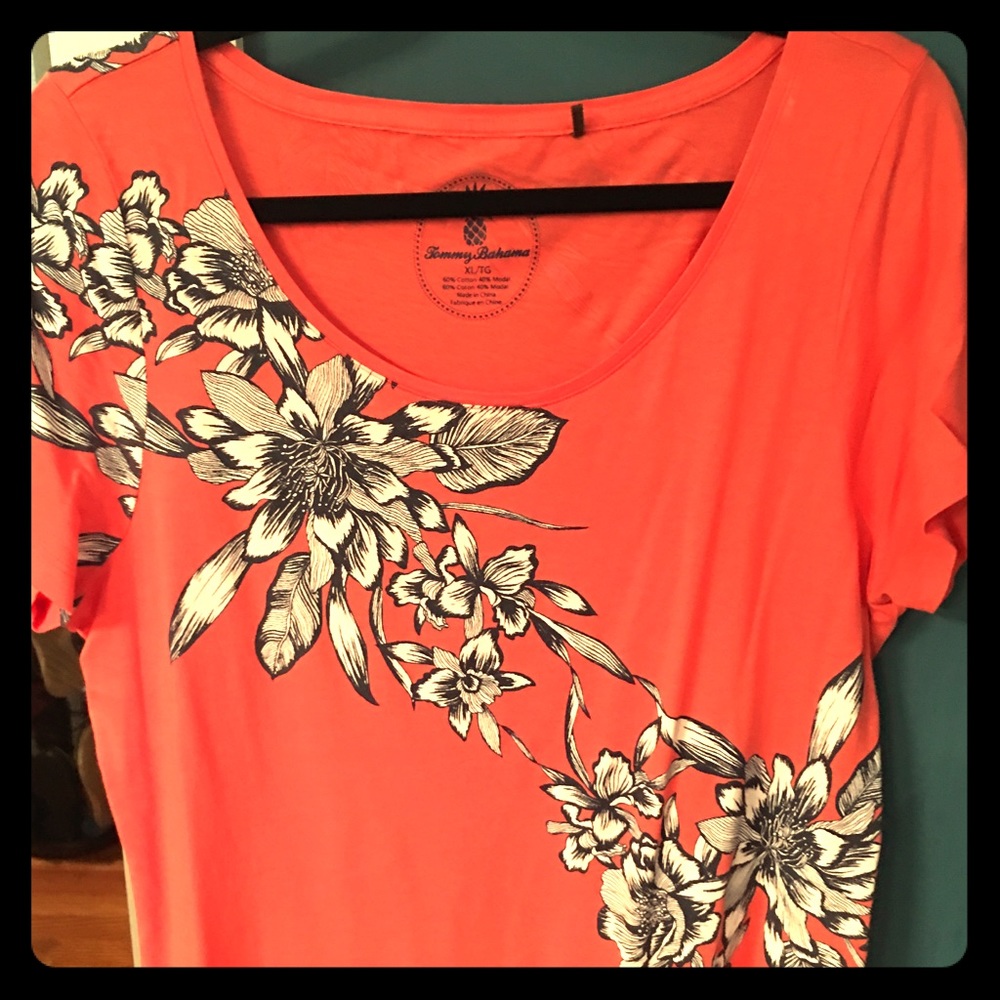 Tommy Bahama Ladies XL Tee.